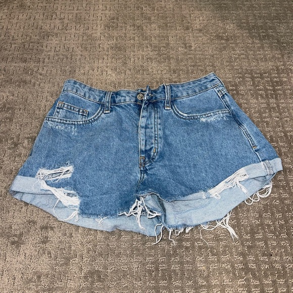 High waisted ripped shorts - Picture 3 of 4